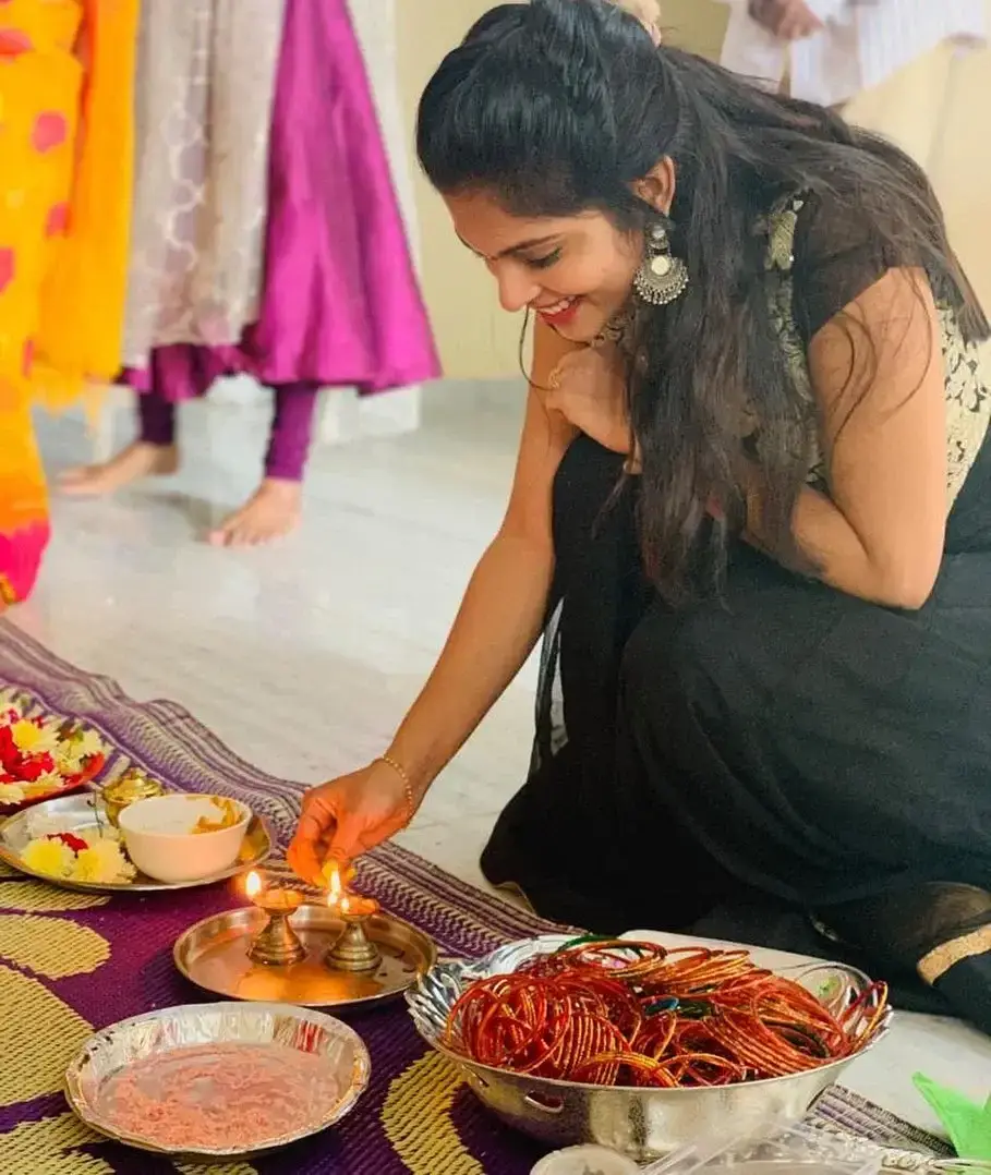 South Indian Actress Mounika Reddy in Traditional Black Saree